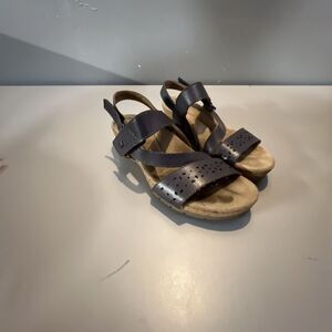 Earth Origins Womens Size 6M Leather Ankle Strap Wedge Sandals